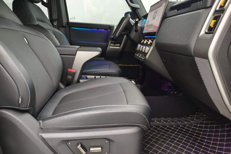 Used iCAR V23 2025 501 Four-Wheel Drive Intelligent Driving Version
