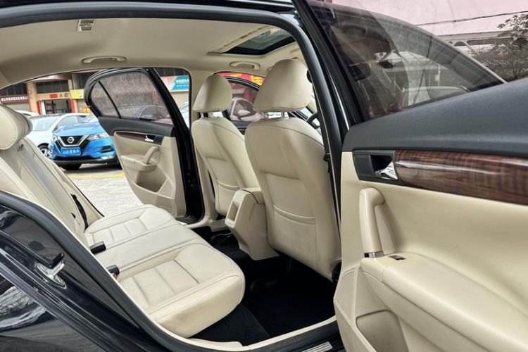 Used Volkswagen Lavida 2013 Restyled Classic 1.6L Automatic Comfort Edition Interior 2