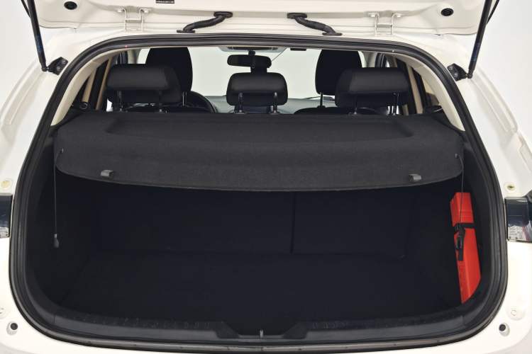 Used Mazda 3 Axela 2017 Hatchback 1.5L Automatic Luxury Model Emission Standard China V