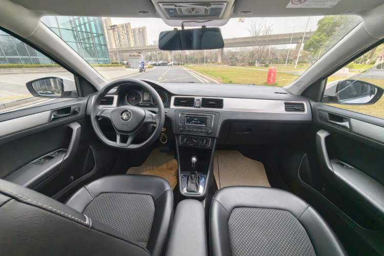 Used Volkswagen Santana 2015 Haval H6 1.6L Automatic Comfort Model Interior 1