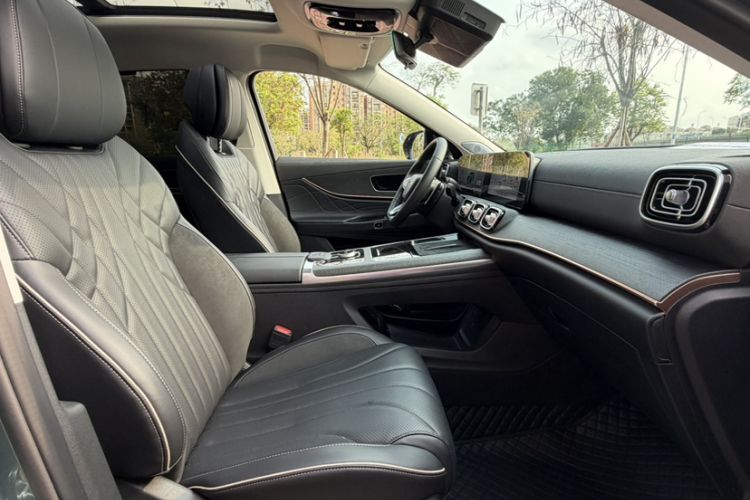 Used Chery Tiggo 9 2023 2.0T Dual-Clutch Two-Wheel Drive Prestige Version 5 Seats Interior 4