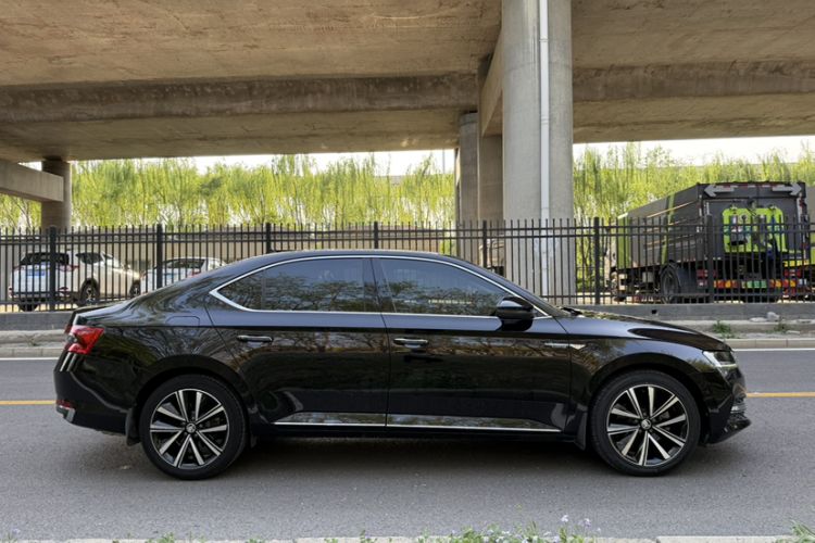 Used Skoda Superb 2019 Restyled TSI330 DSG Comfort Edition Exterior 2