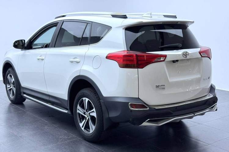 Used Toyota RAV4 2015 2.0L CVT Two-Wheel Drive Urban Edition
