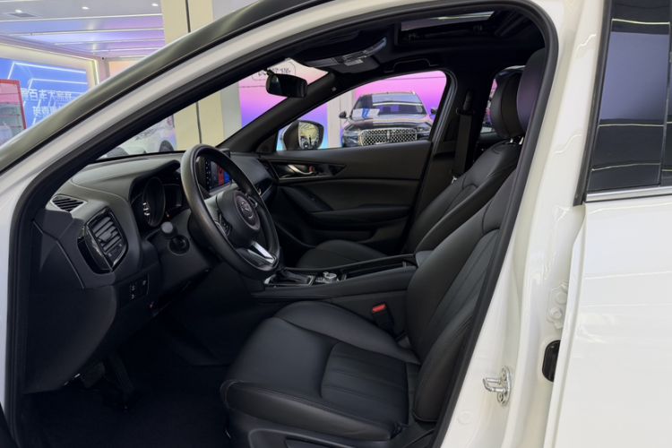 Used Mazda CX-4 2021 2.0L Automatic Two-Wheel Drive Blue Sky Dynamic Edition Left Front Seat