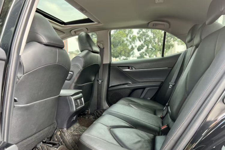 Used Toyota Camry 2021 2.0G Luxury Edition
