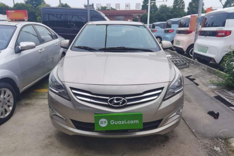 Used Hyundai Verna (older generation) 2014 1.4L Manual Smart GLS Trim

