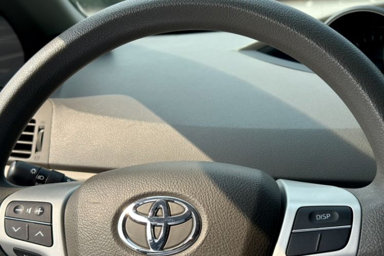 Used Toyota Verso 2015 180E CVT Crossover Edition
