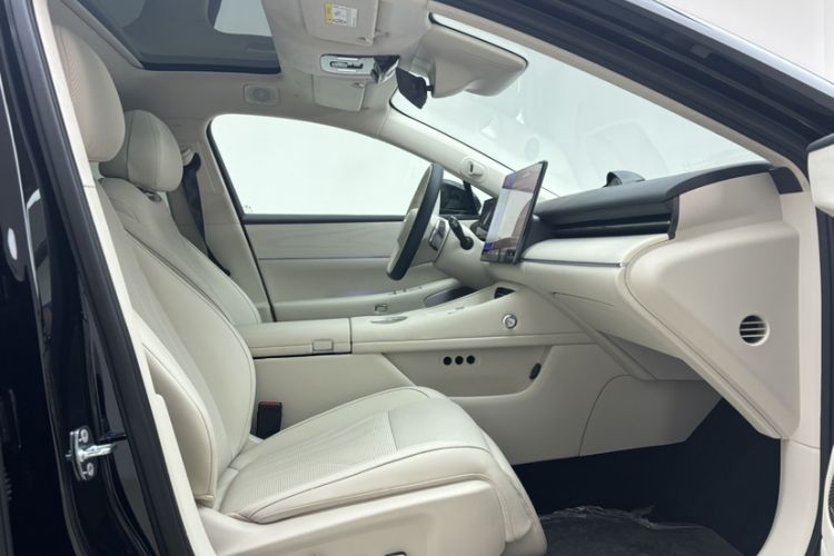 Used VOYAH Lantu Chiguang L 2026 Four-Wheel-Drive Ultra
