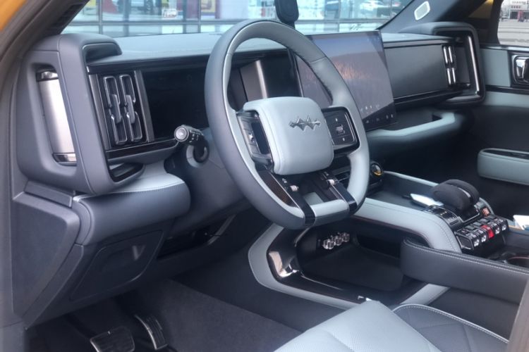 Used Formula Leopard Leopard 5 2023 Explore Edition