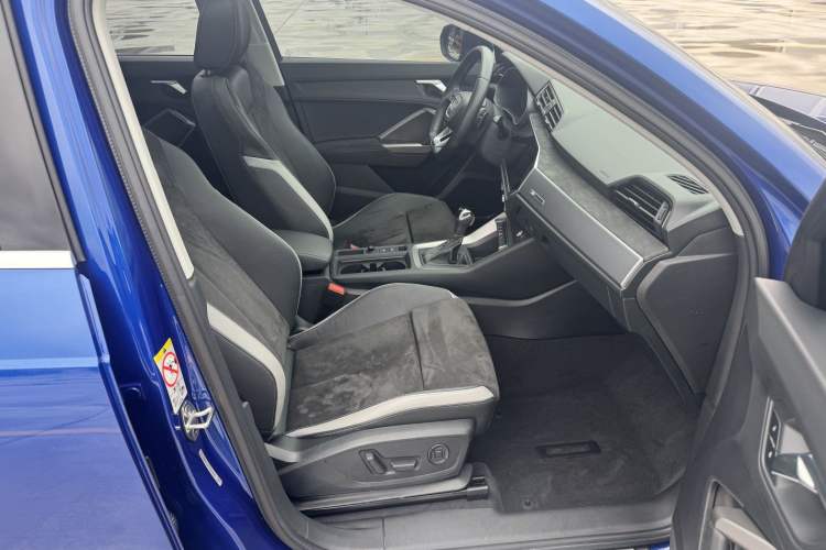 Used Audi Q3 2019 35 TFSI Fashion Dynamic Model Interior 3