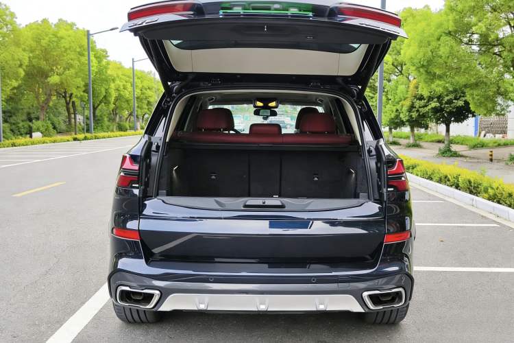 Used BMW X5 2023 xDrive 30Li M Sport Package Trunk