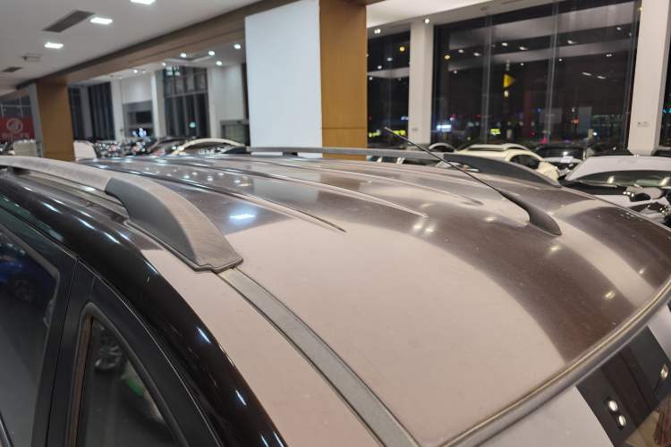 Used Dongfeng Fengon 370 2016 1.5L Manual Standard Edition SFG15-02 7 Seats Roof