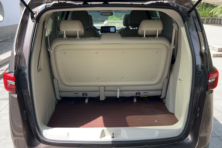 Used Buick GL8 2021 Land Cruiser Executive Class 652T Luxury Model Trunk