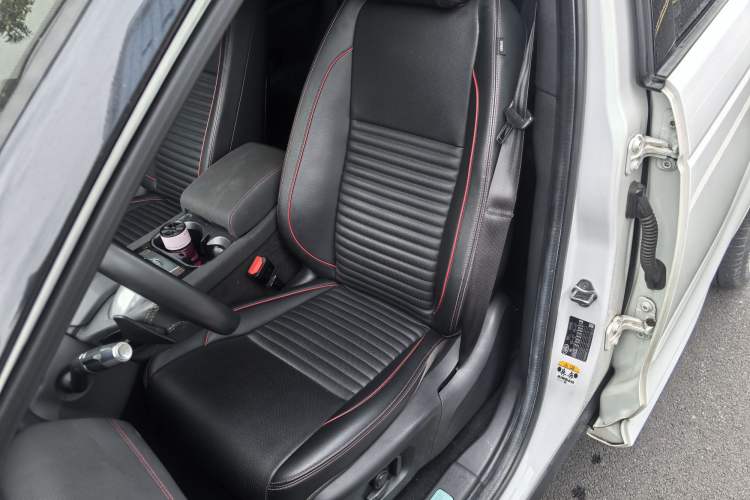 Used Land Rover Discovery Sport New Energy 2021 P300e Performance Tech Edition