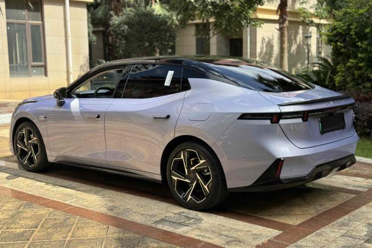 Used Lynk & Co 07 2024 EM-P 126 Long-Range Ultra
