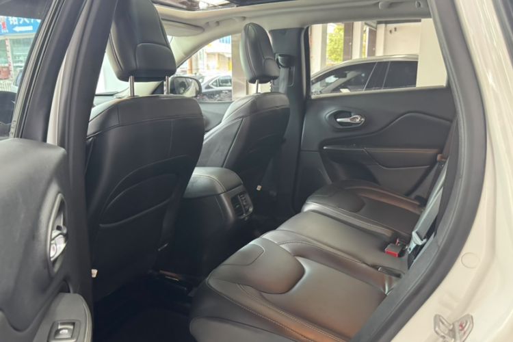 Used Jeep Cherokee 2016 2.4L Leading Edition