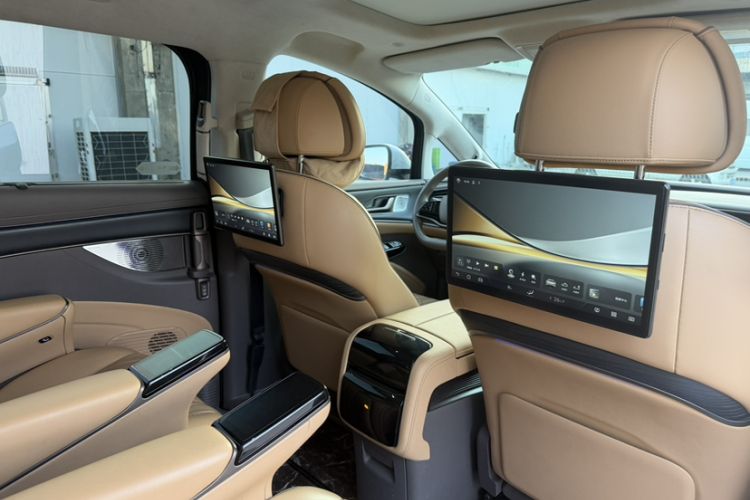 Used Denza D9 2022 DM-i 970 Four-Wheel Drive Flagship Model Interior 8