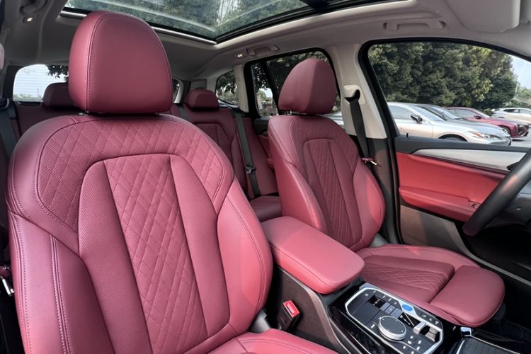 Used BMW iX3 2024 Leading Type Interior 1