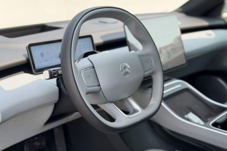 Used Nio ET5T 2025 75 kWh Touring Interior 3