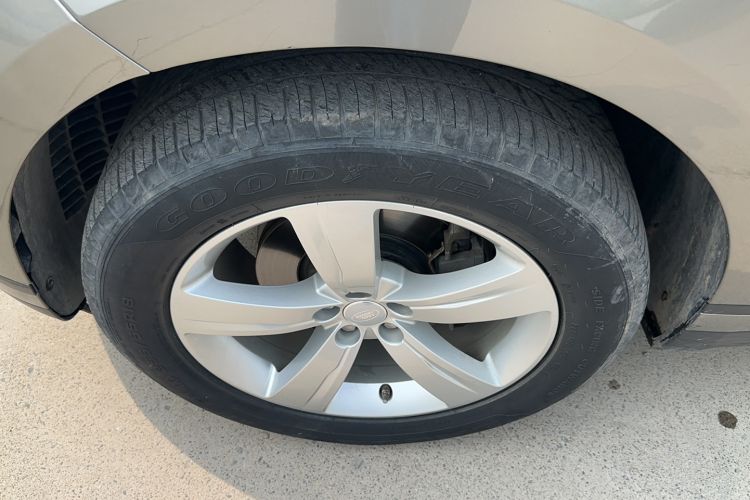 Used Land Rover Range Velar 2019 250 PS Exterior 3