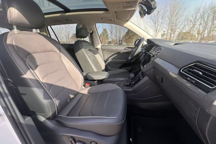 Used Volkswagen Tiguan L 2019 Restyled 330TSI Automatic Two-Wheel Drive R-Line Flagship Version China VI Standard