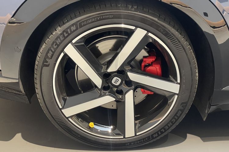 Used Xiaomi Auto YU7 2025 Ultra-Long Range High-Performance All-Wheel-Drive Max Edition
