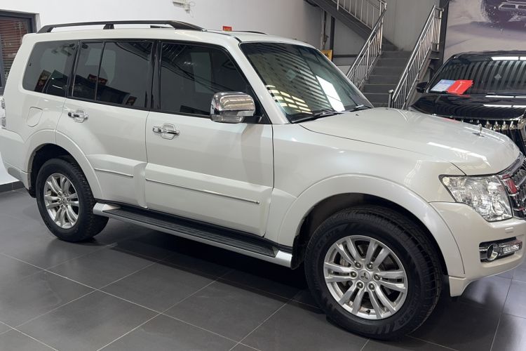 Used Mitsubishi Pajero 