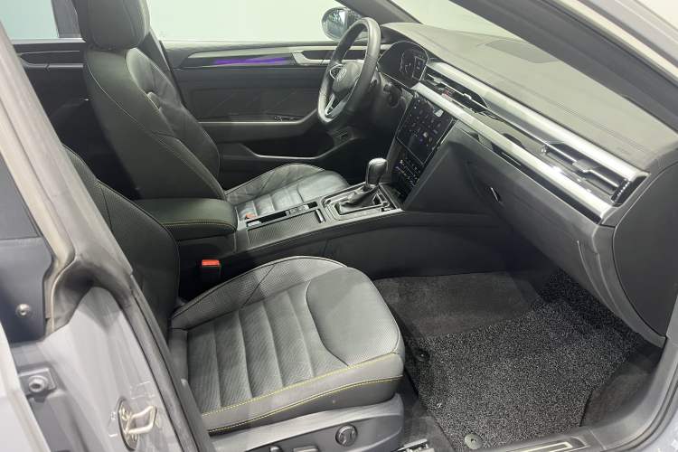 Used Volkswagen FAW-Volkswagen CC 2023 380TSI Striking Edition Interior 2