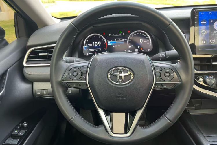 Used Toyota Camry 2021 2.5G Luxury Edition
