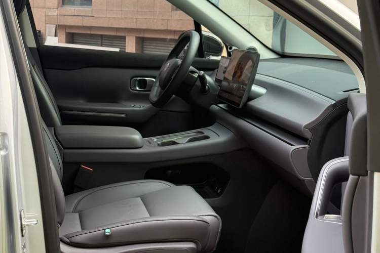 Used Leapmotor C16 2024 All-Electric 580 Luxury Edition Interior 10