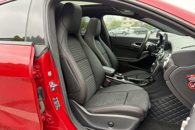 Used Mercedes-Benz CLA 2018 CLA 220 4MATIC Right Front Seat