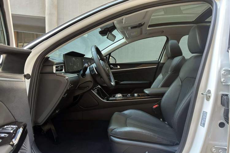 Used Kia K5 2021 380T GT-Line Refreshed Edition Interior 5