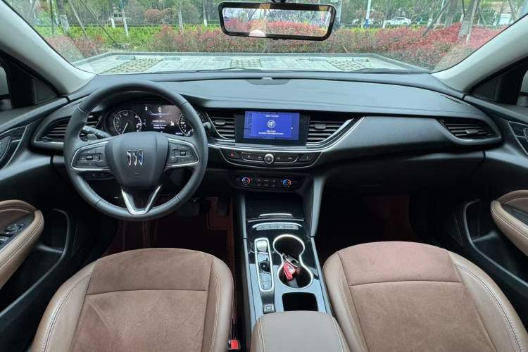 Used Buick Regal 2024 28T Luxury Edition Interior 1