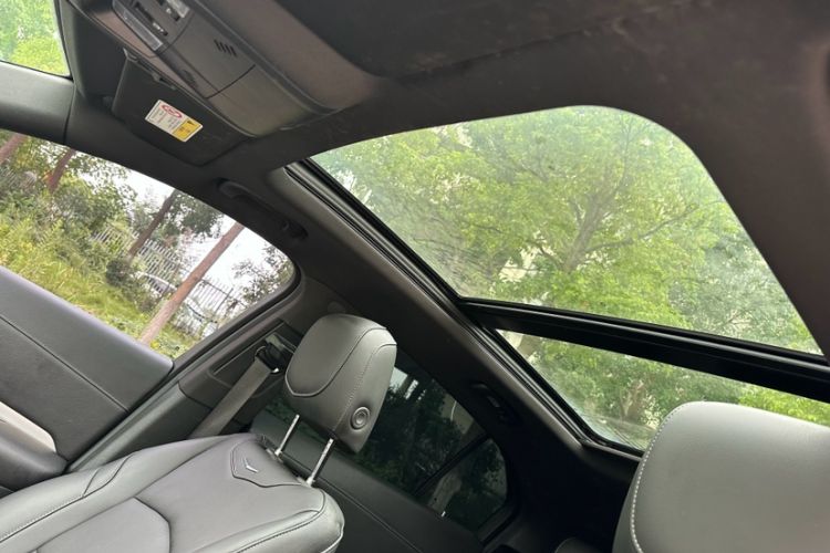 Used Cadillac XT4 2022 28T Two-Wheel-Drive Luxury Version