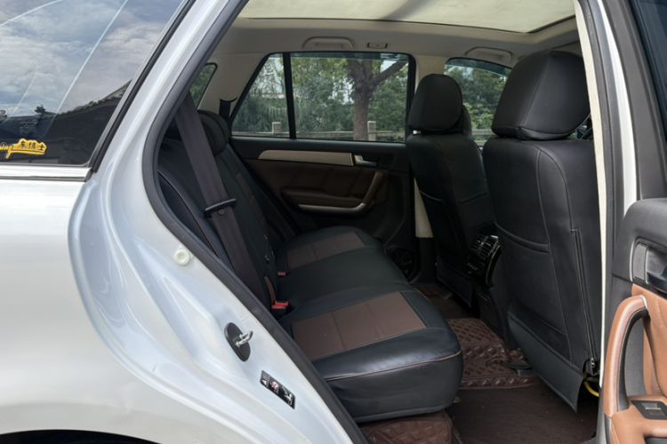 Used Haval H8 2017 2.0T Gasoline Two-Wheel Drive Smart Edition