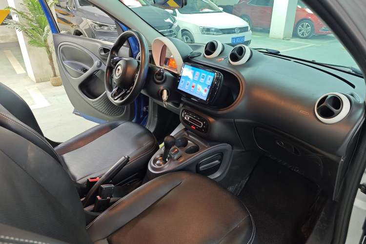 Used smart forfour 2016 1.0L 52 kW Dynamic Edition