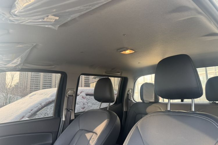 Used Dongfeng Ruichi 2023 2.4T Diesel Two-Wheel Drive Business Edition Long Cargo Bed YCY24165-61
