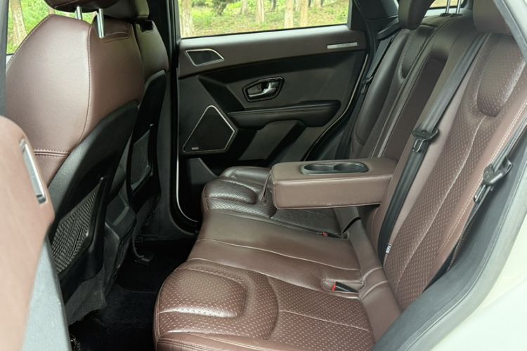 Used Land X7 2015 2.0T Panoramic Prestige Edition
