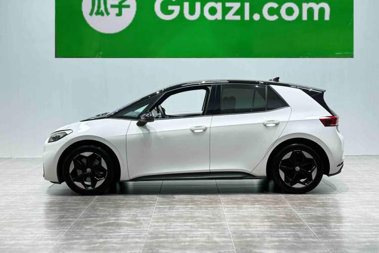 Used Volkswagen ID.3 2025 Smart Version Pure & Intelligent Enjoyment Edition
