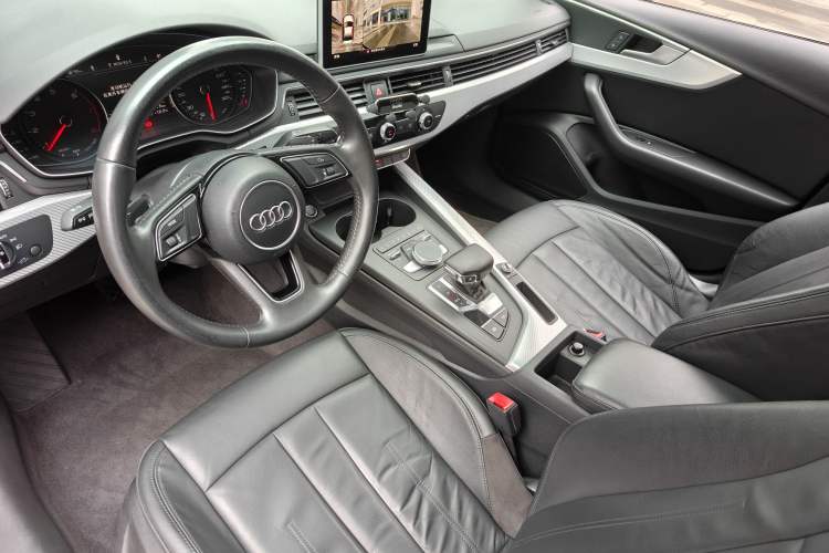 Used Audi A4L 2017 Plus 40 TFSI Fashion Model Interior 4