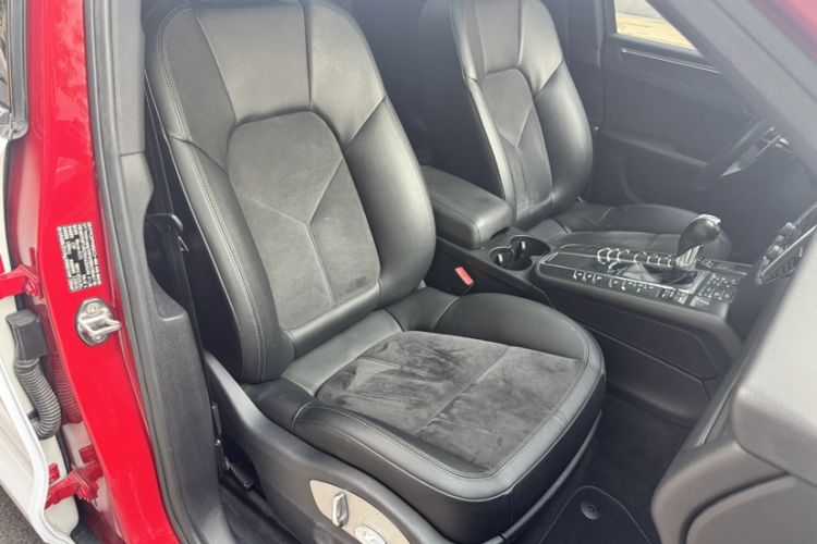 Used Porsche Macan 2017 Macan 2.0T Right Front Seat