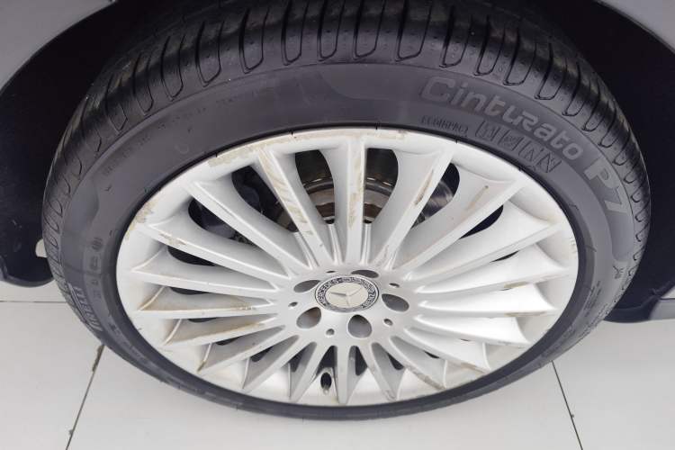 Used Mercedes-Benz E-Class 2015 Facelift E 200 L
