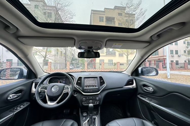 Used Jeep Cherokee 2017 2.4L Professional Smart Edition