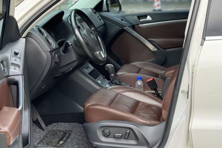 Used Volkswagen Tiguan 2015 1.8TSI Automatic Two-Wheel Drive Luxury Model Interior 1