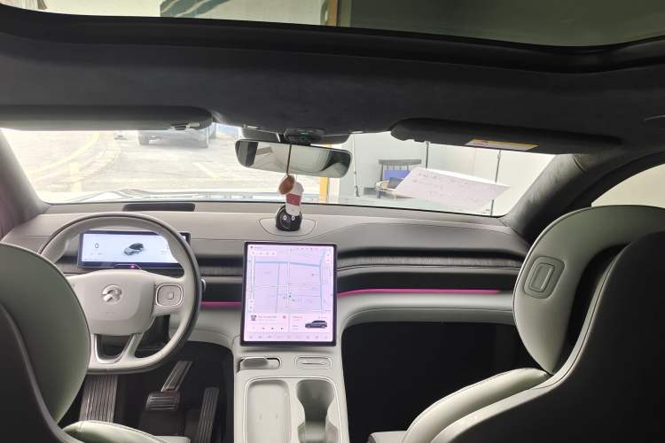 Used Nio ES6 2023 75 kWh Headliner