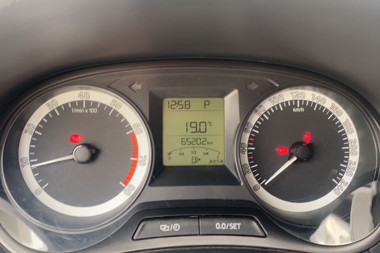 Used Skoda Fabia 2017 1.4L Automatic Car Enjoy Edition Odometer Close Up