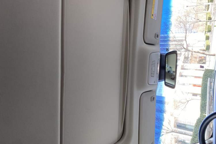 Used Buick GL8 2015 2.4L Luxury Business Premium Edition
