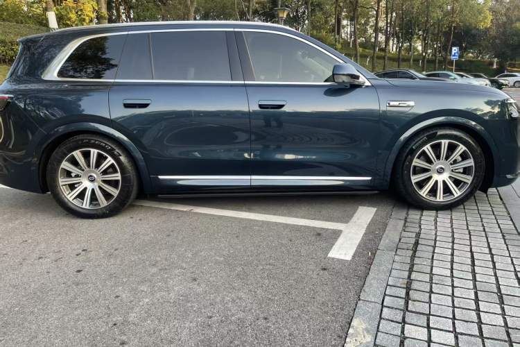 Used Hima AITO M8 2025 Model, Pure Electric Max+ Six-Seat Long-Range Version
