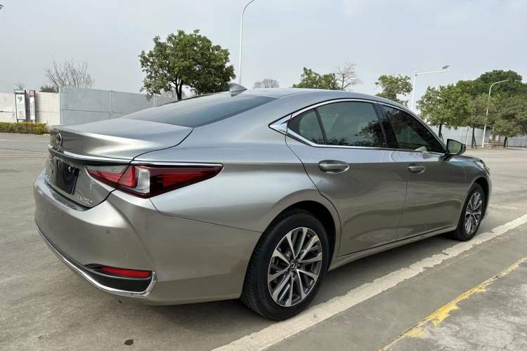 Used Lexus ES 2022 200 Excellence Edition