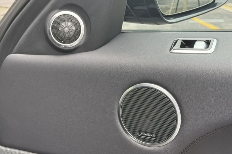 Used Land Rover Range SportNew Energy 2019 P400e HSE Interior 2